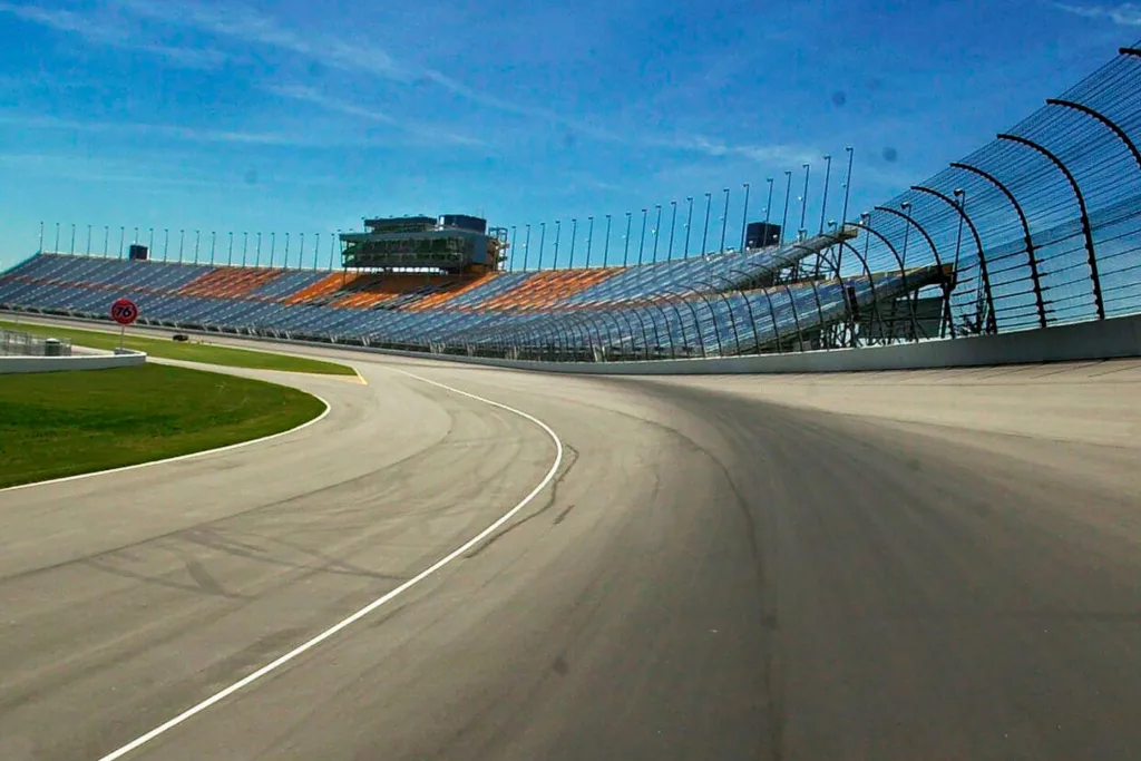 Chicagoland Nascar bumper cam