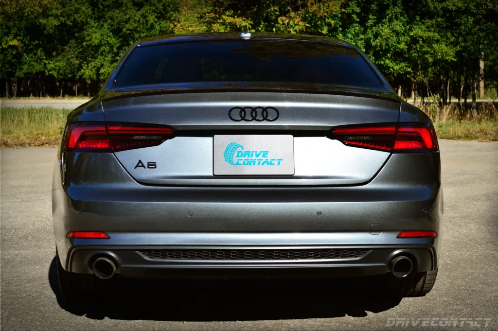 Audi A5 Quattro S-line Premium Plus 2.0 - 2019 - tail lights