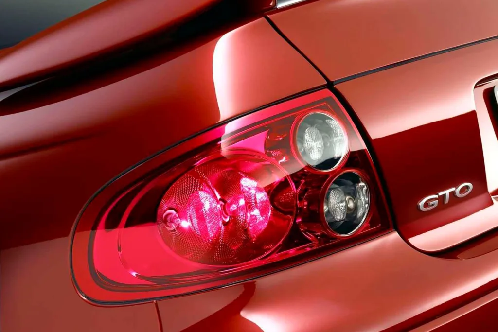 2004-Pontiac-GTO-5.7-Coupe