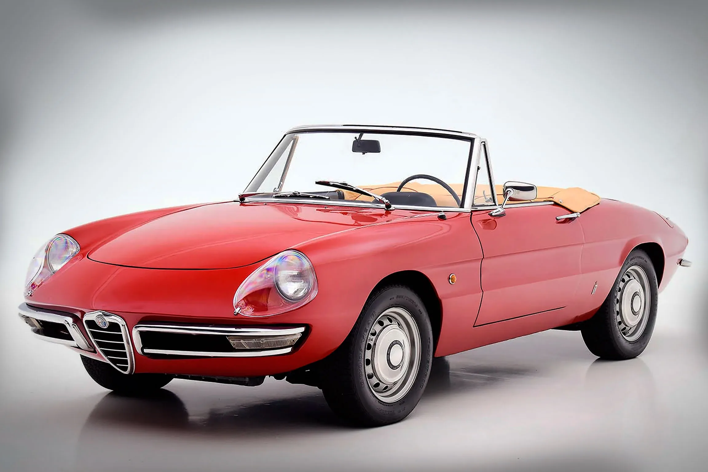 Alfa Romeo Spider 1600 Duetto - 1966 left quarter