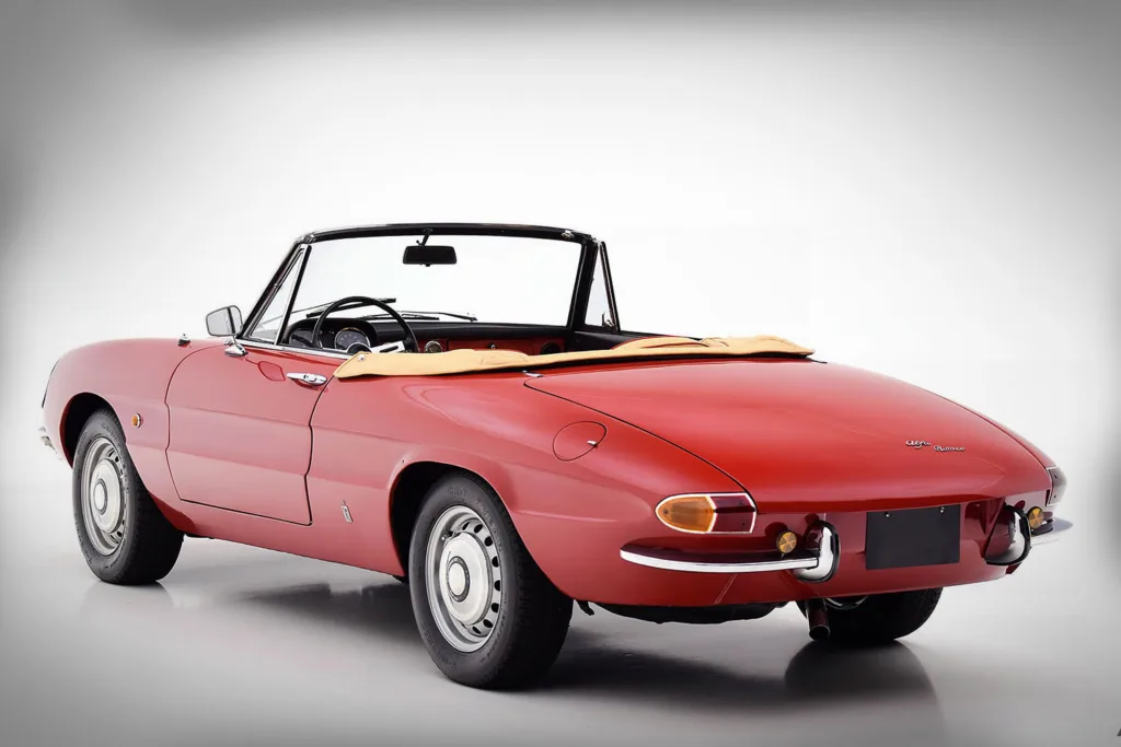 Alfa Romeo Spider 1600 Duetto - 1966 back quarter
