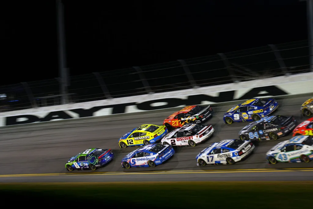 Daytona 500 Pack Turn Four