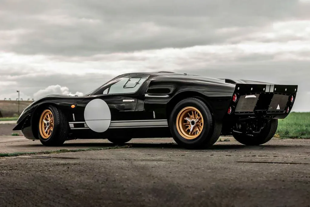 7.0-liter GT40 Mark II